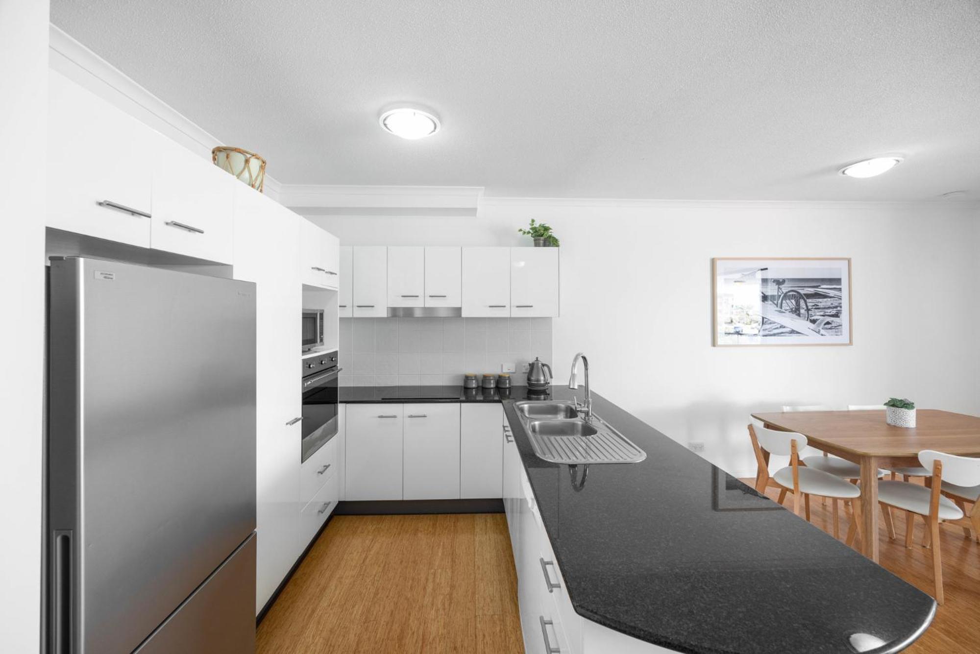 Mariners Resort Kings Beach Caloundra Exterior photo
